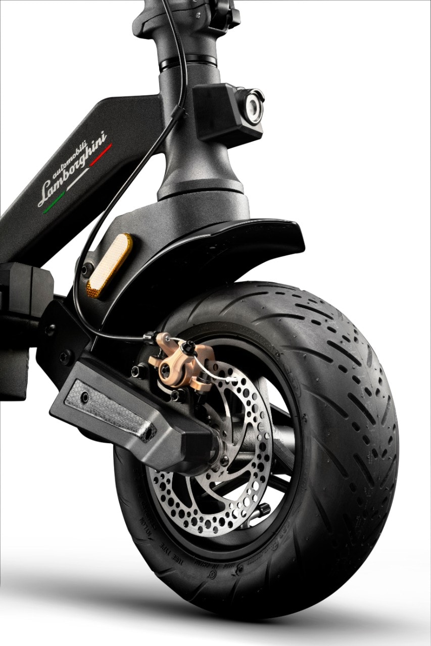 PLATUM svela il NUOVO monopattino elettrico ALeXT